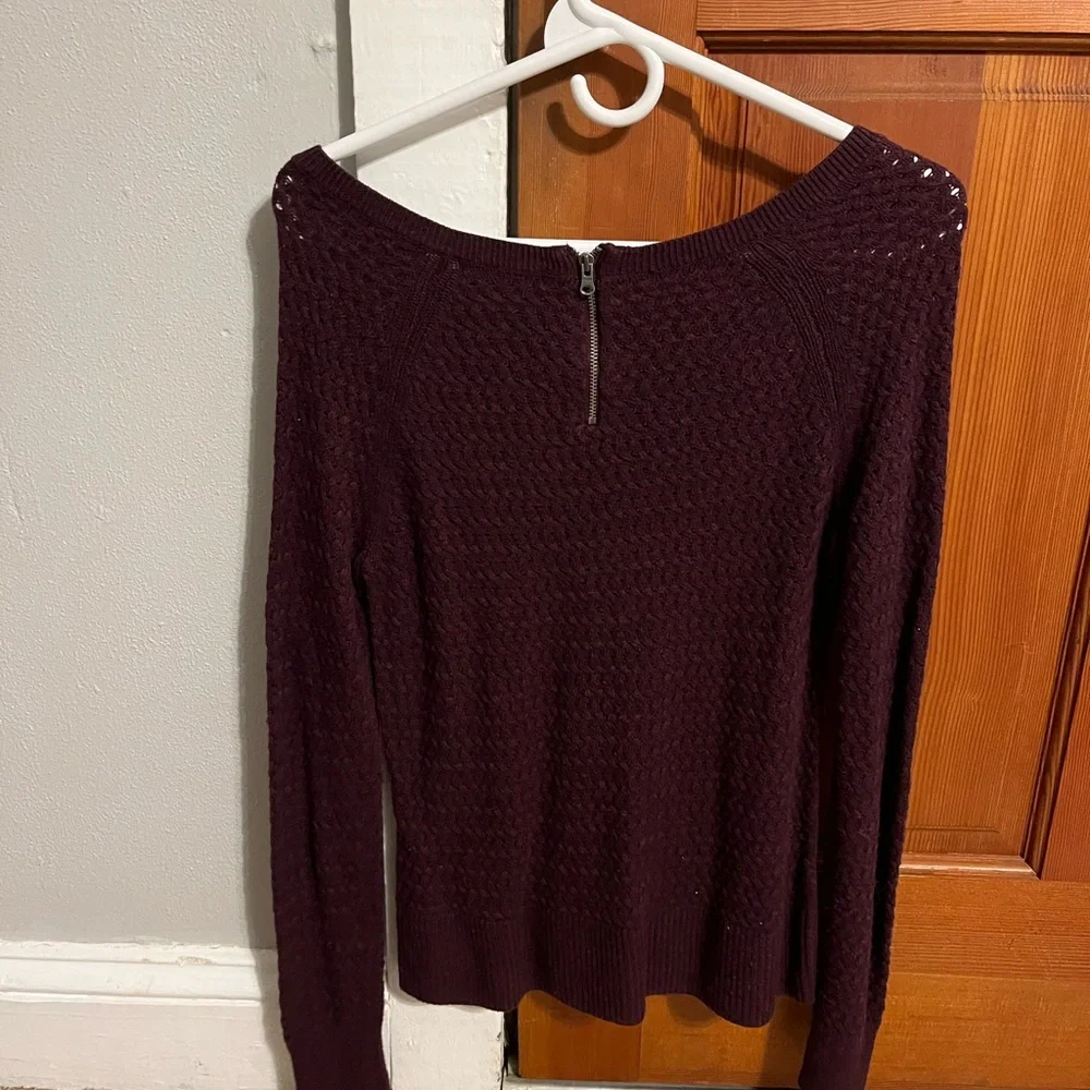 NWOT maroon American Eagle sweater. Size small - Picture 2 of 3
